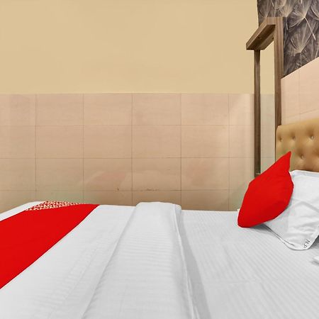 Hotel O Nandi Palace Lodging And Boarding Ulhāsnagar Zewnętrze zdjęcie